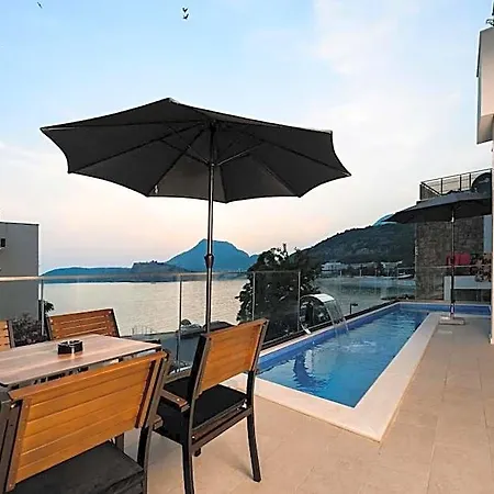 G Star Hotel