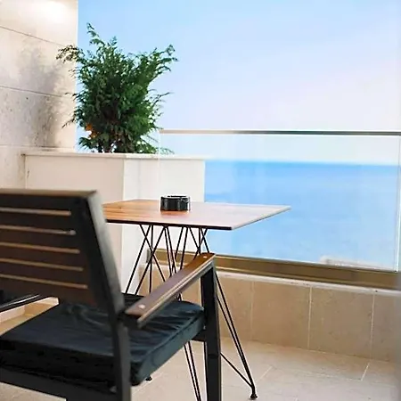 G Star Hotel